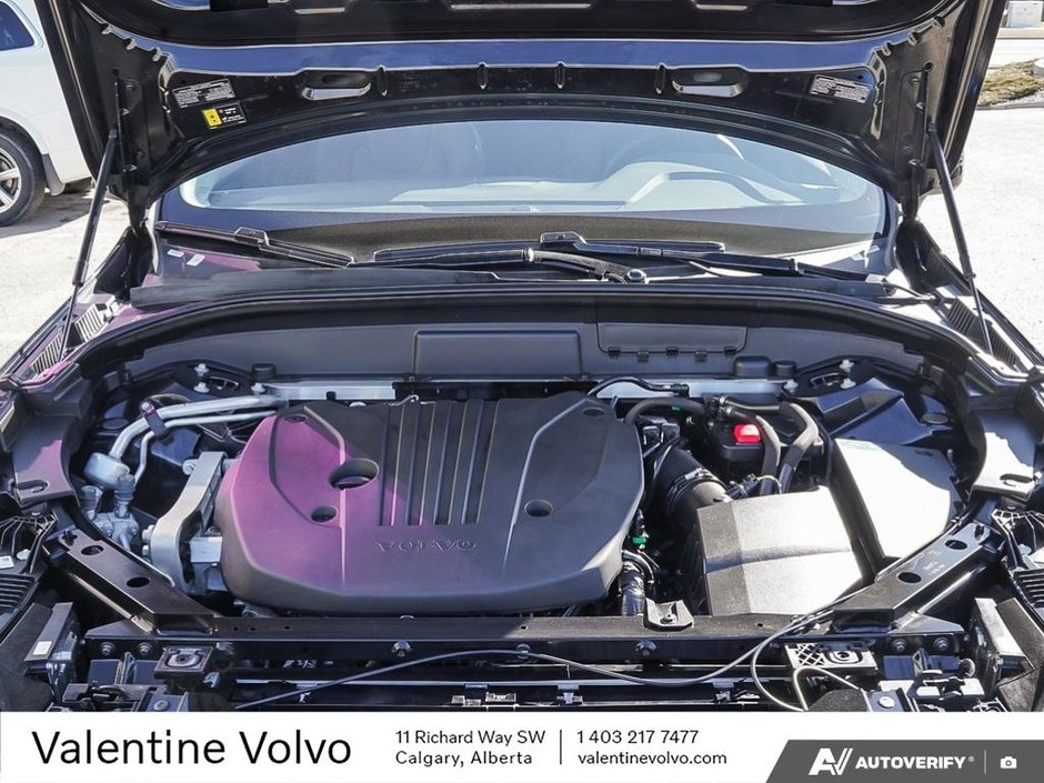 2025 Volvo XC60 Plus Dark Theme-7