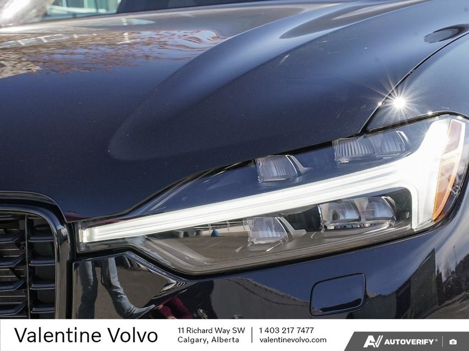 2025 Volvo XC60 Plus Dark Theme-9