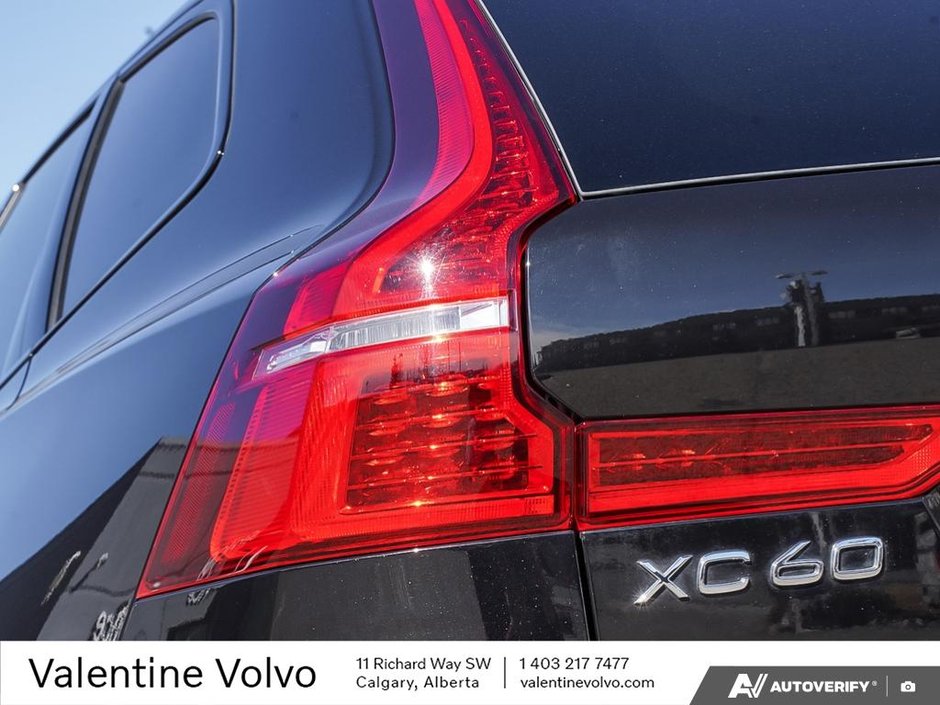 2025 Volvo XC60 Plus Dark Theme-11
