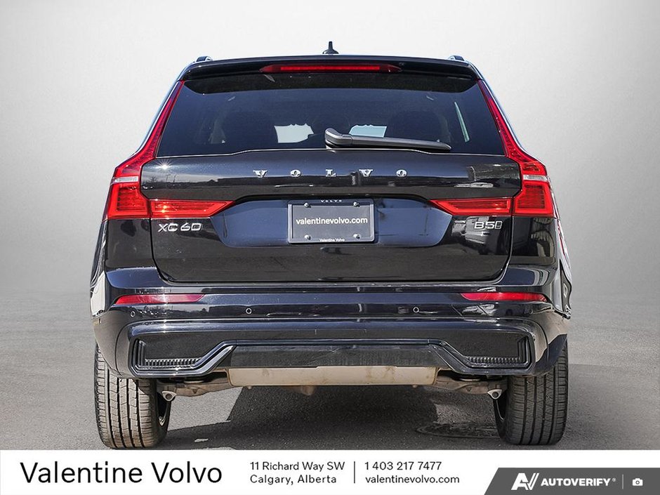 2025 Volvo XC60 Plus Dark Theme-4