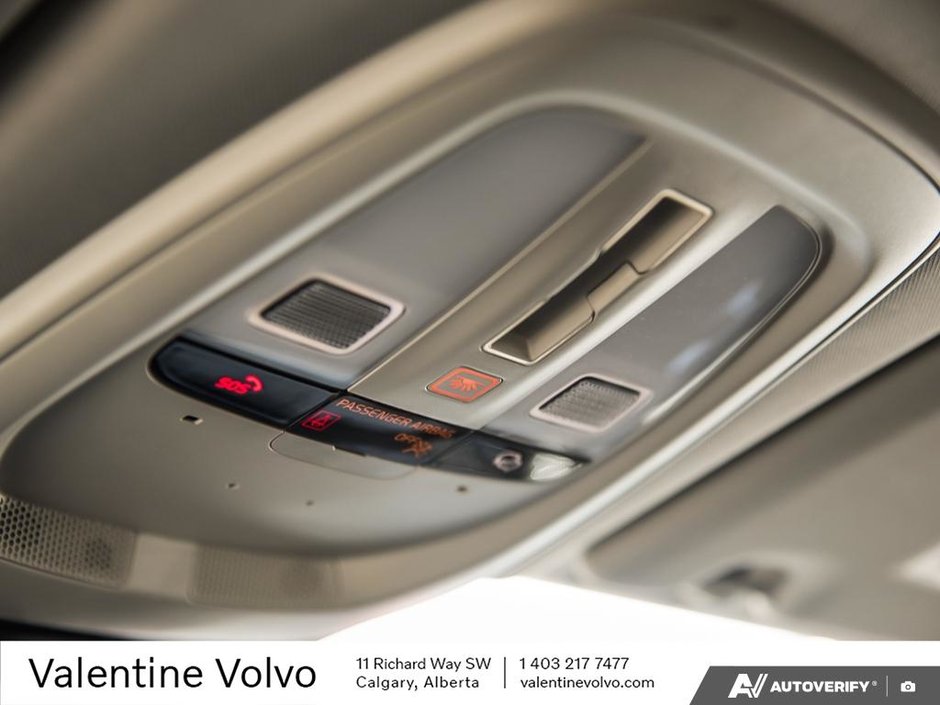 2025 Volvo XC60 Plus Dark Theme-21