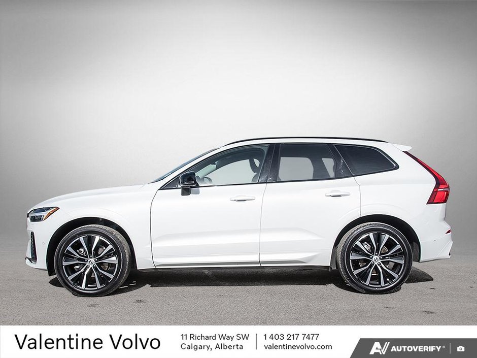 2025 Volvo XC60 Plus Dark Theme-2