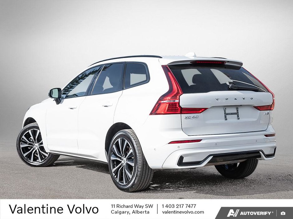 2025 Volvo XC60 Plus Dark Theme-3