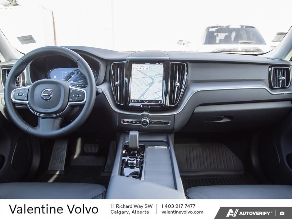 2025 Volvo XC60 Core Dark Theme-24