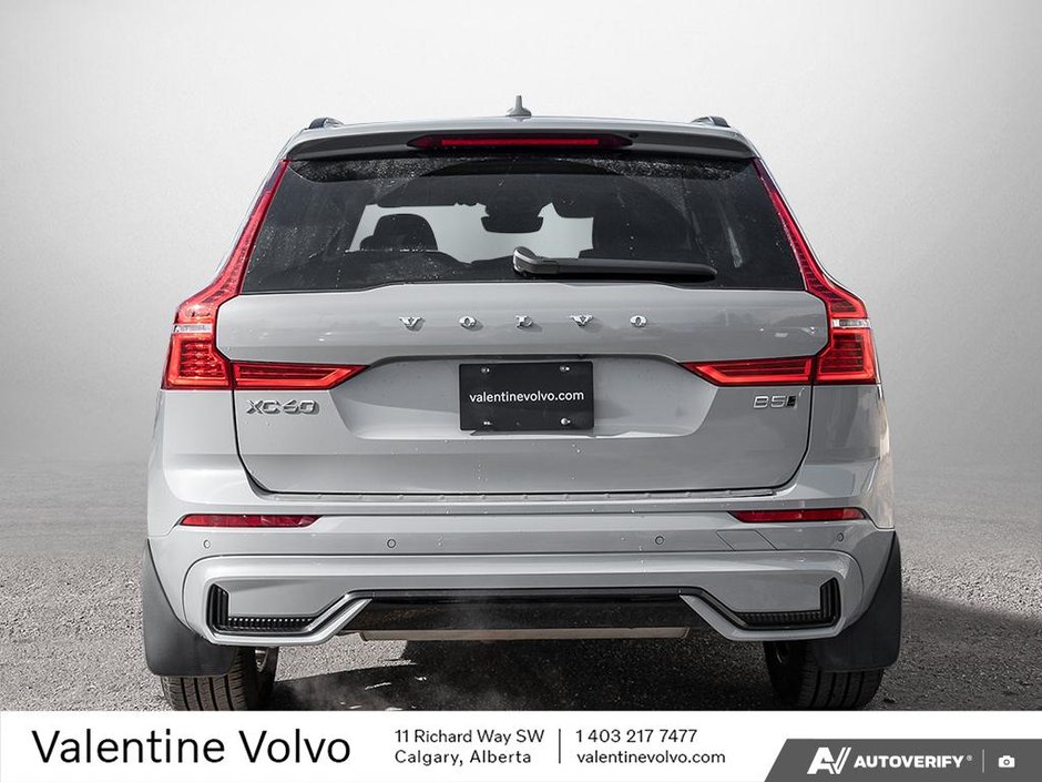 2025 Volvo XC60 Core Dark Theme-4