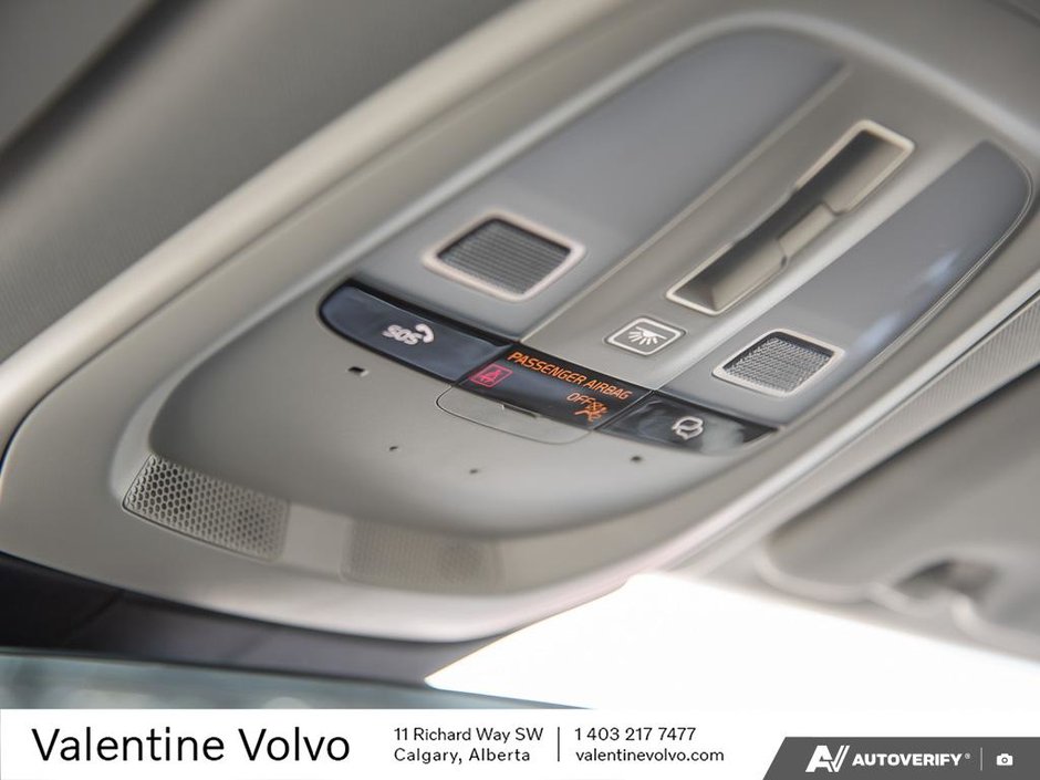 2025 Volvo XC60 Core Dark Theme-21