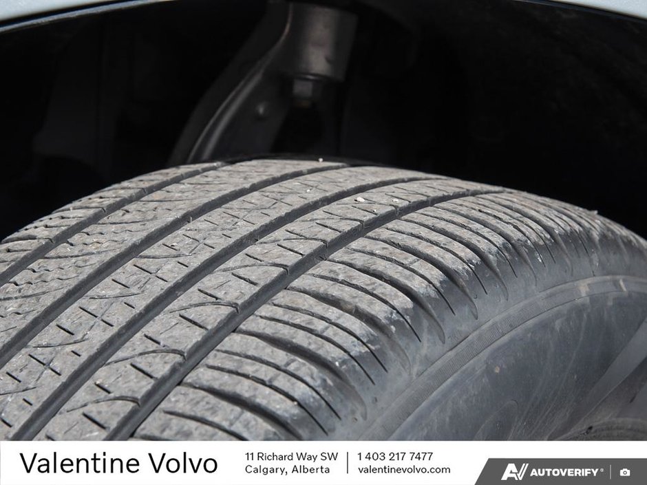 2025 Volvo XC60 Core Dark Theme-6