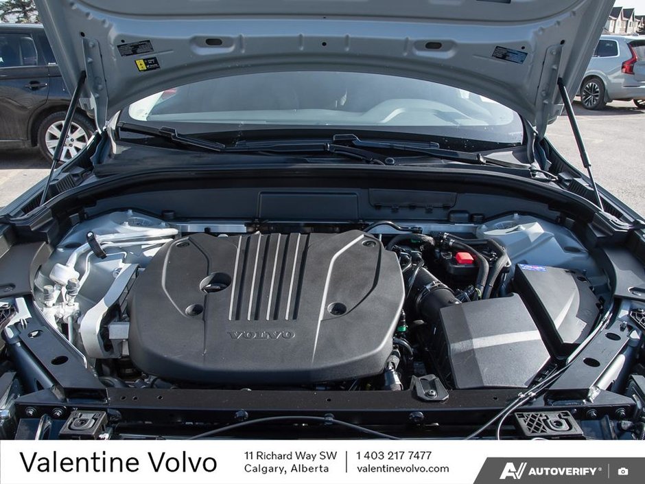 2025 Volvo XC60 Core Dark Theme-7