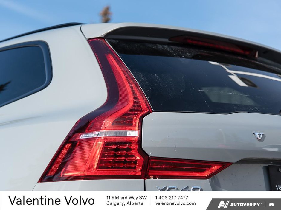 2025 Volvo XC60 Core Dark Theme-11