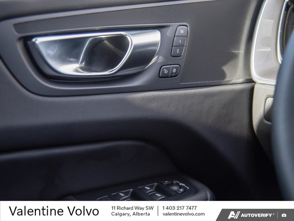 2025 Volvo XC60 Core Dark Theme-16