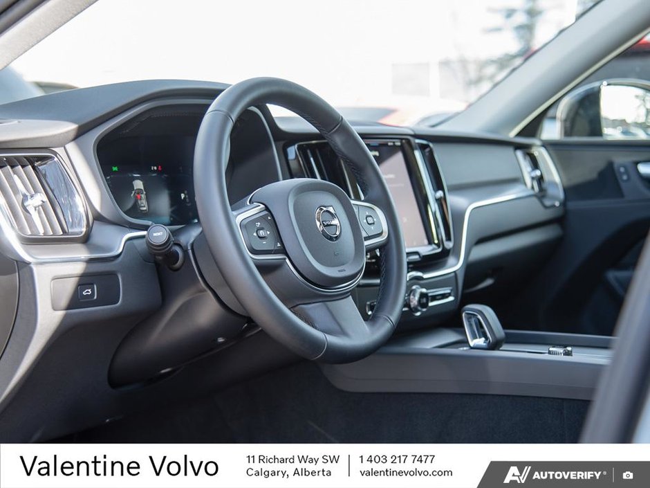 2025 Volvo XC60 Core Dark Theme-12