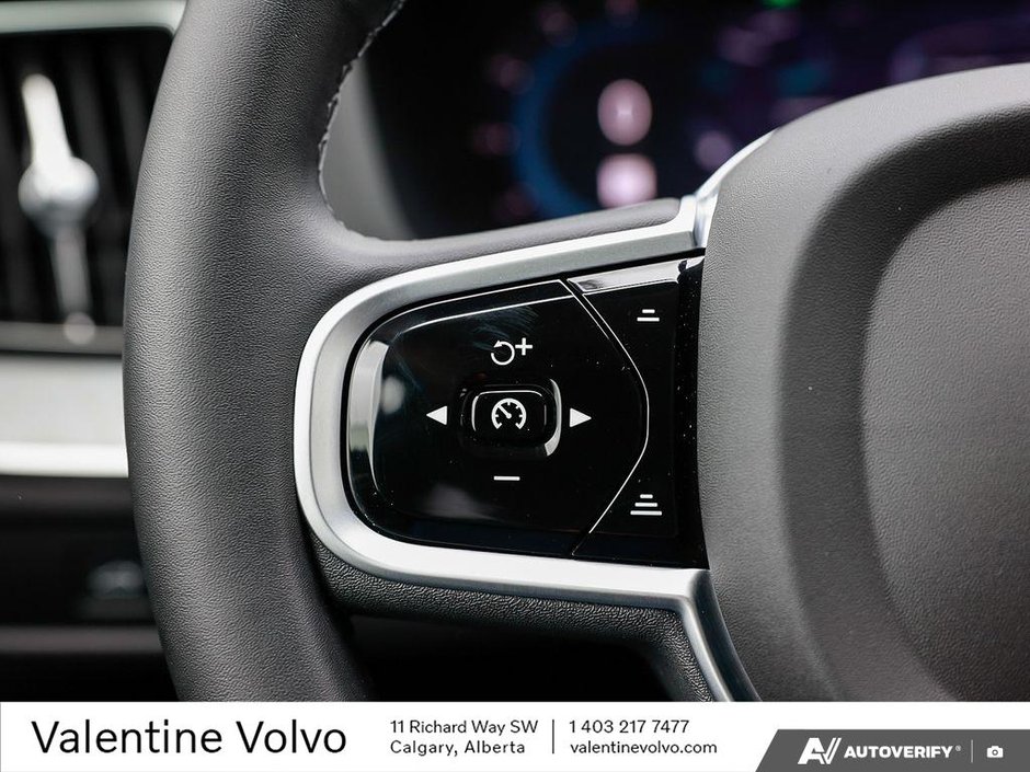 2025 Volvo XC60 Plus Dark Theme-16