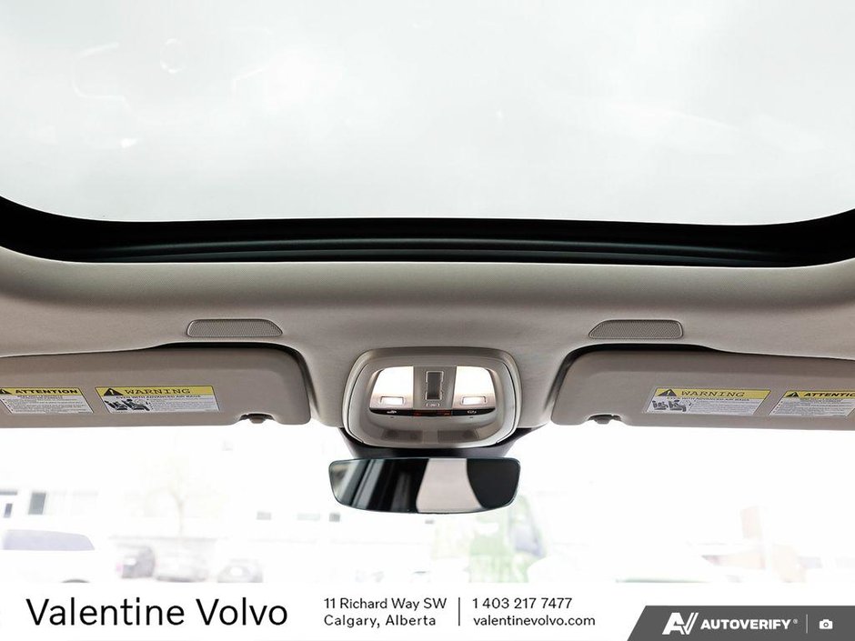 2025 Volvo XC60 Plus Dark Theme-23