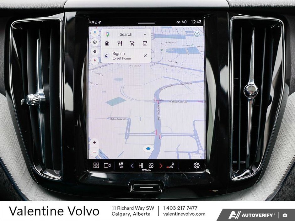 2025 Volvo XC60 Plus Dark Theme-20