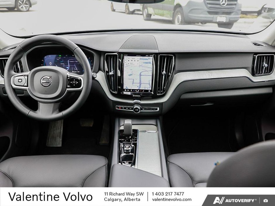 2025 Volvo XC60 Plus Dark Theme-24