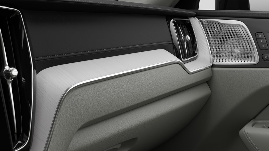 2027 Volvo XC60 Ultra (Dark Theme)-8
