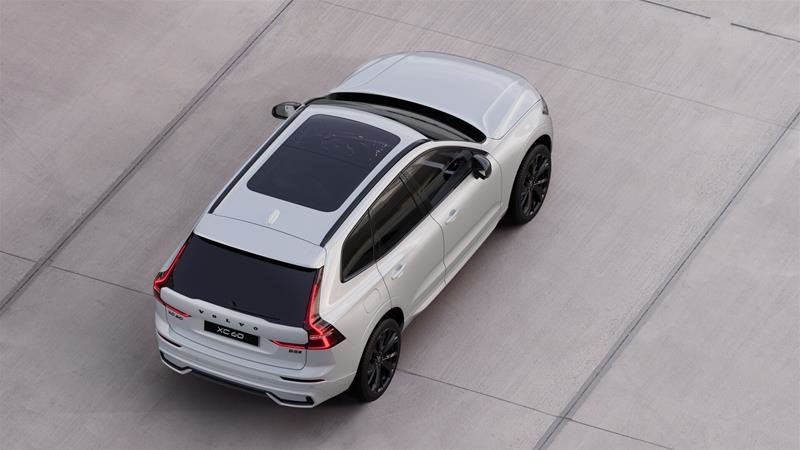 2027 Volvo XC60 Ultra Black Edition-1