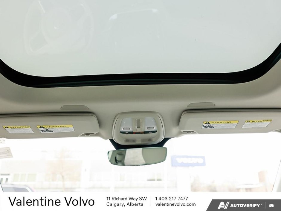2025 Volvo XC90 Plug-In Hybrid Ultra Bright Theme-24