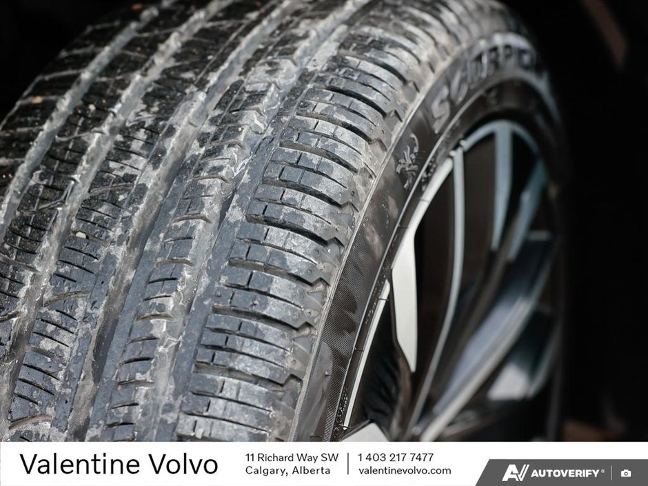 2025 Volvo XC90 Plug-In Hybrid Ultra Bright Theme-6