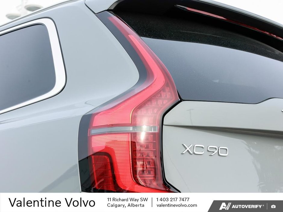 2025 Volvo XC90 Plug-In Hybrid Ultra Bright Theme-11