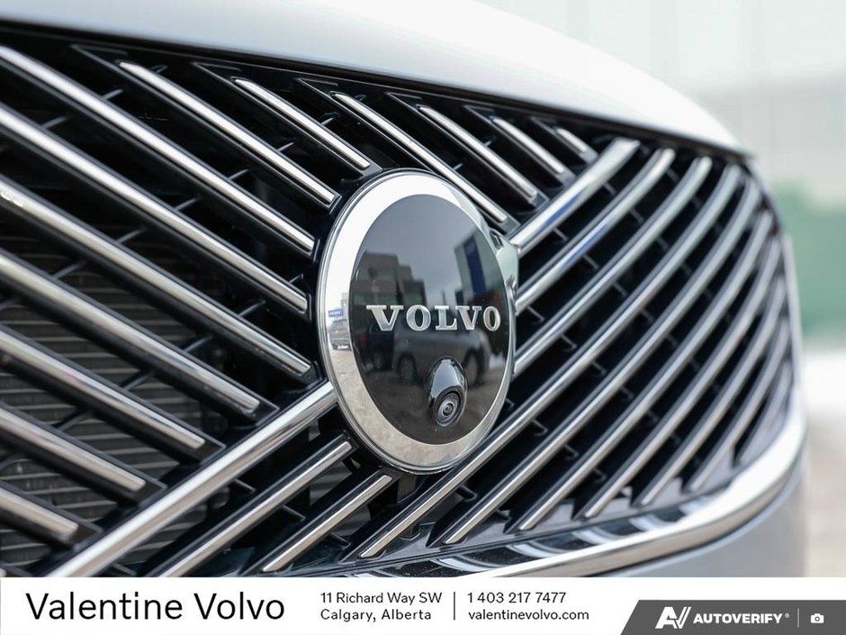 2025 Volvo XC90 Plug-In Hybrid Ultra Bright Theme-9
