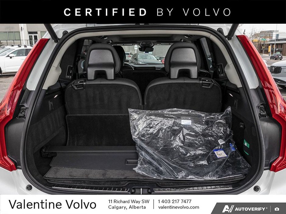 2024 Volvo XC90 Plug-In Hybrid Plus Bright Theme-5