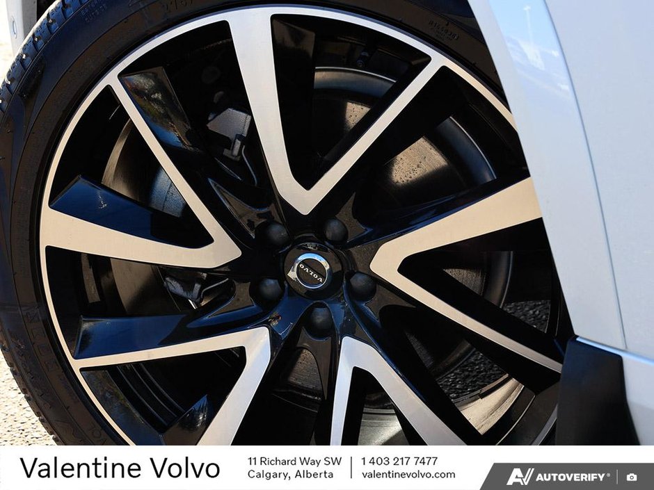 2023 Volvo XC90 Ultimate Dark Theme-5