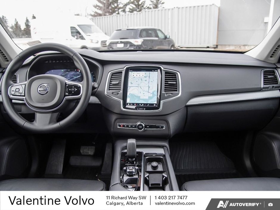 2023 Volvo XC90 Core-24