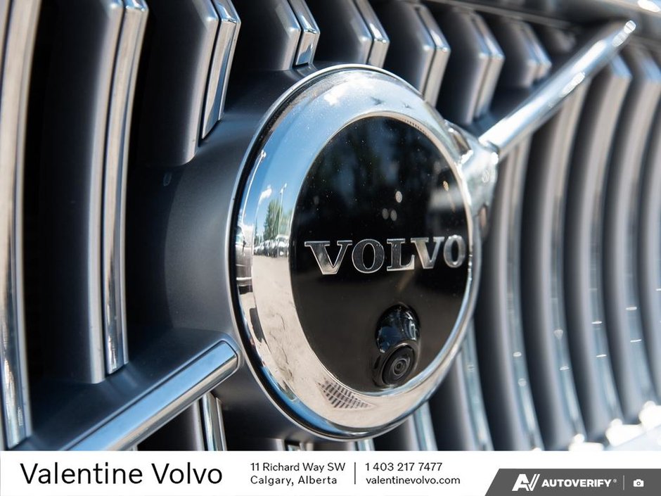 2023 Volvo XC90-8