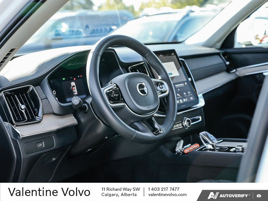 2025 Volvo XC90 Core Bright Theme-12