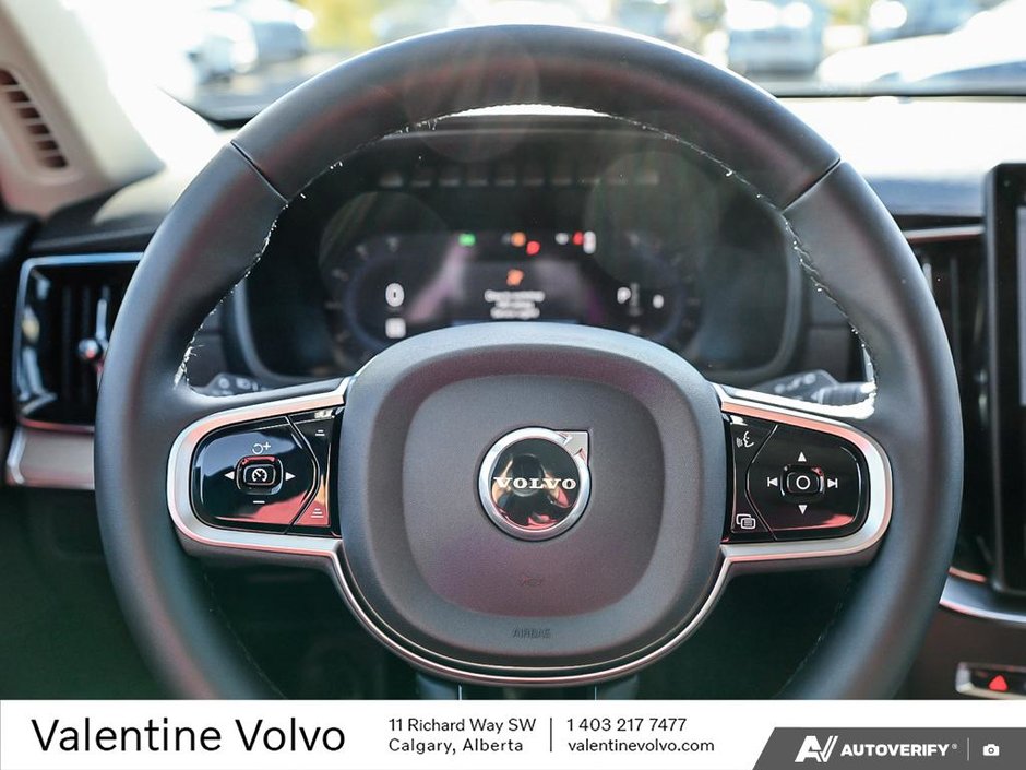 2025 Volvo XC90 Core Bright Theme-13