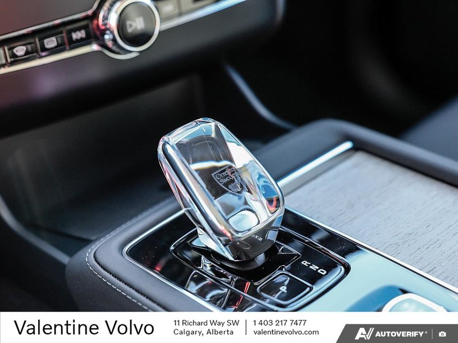 2025 Volvo XC90 Core Bright Theme-18
