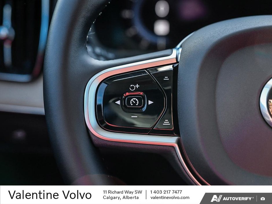 2025 Volvo XC90 Core Bright Theme-16