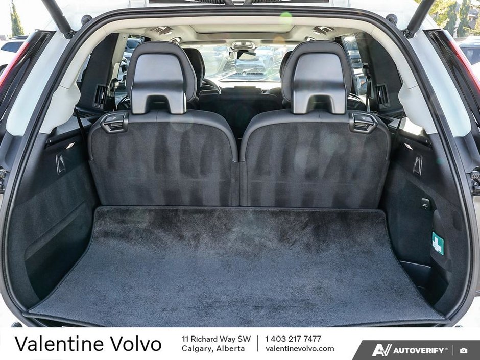 2025 Volvo XC90 Core Bright Theme-10