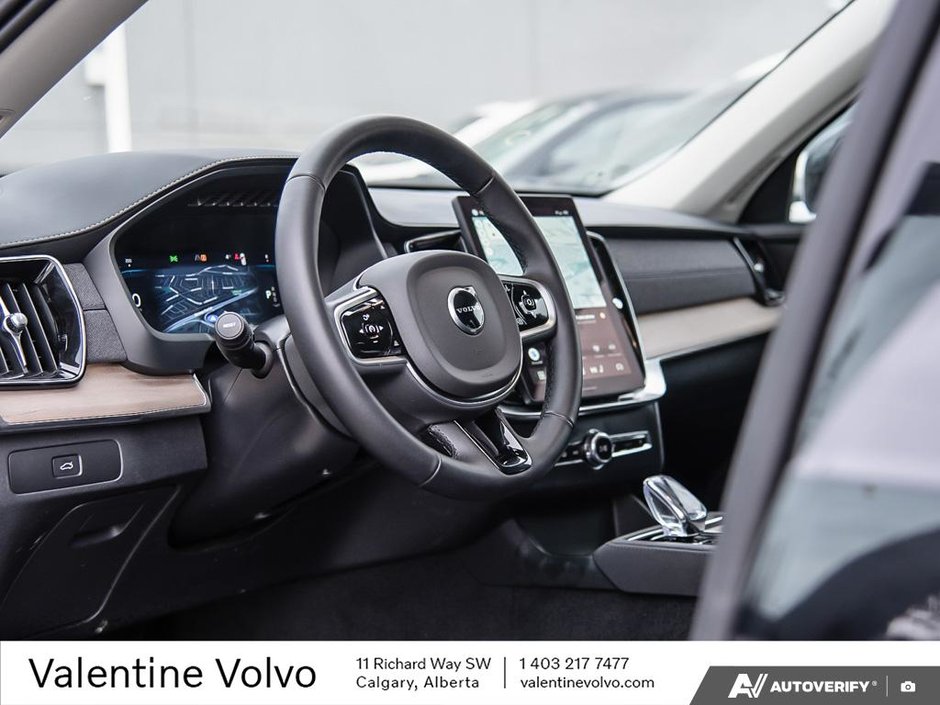 2025 Volvo XC90 Core Bright Theme-12