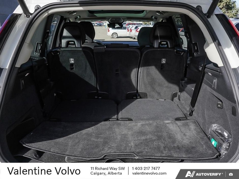 2026 Volvo XC90 Plus Dark Theme-10