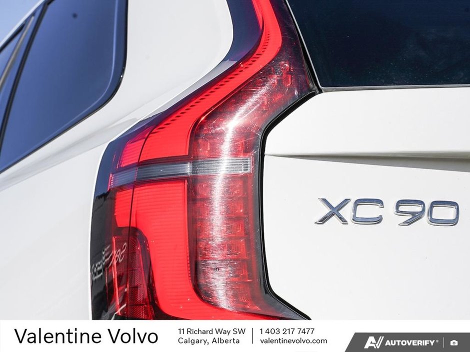 2026 Volvo XC90 Plus Dark Theme-11