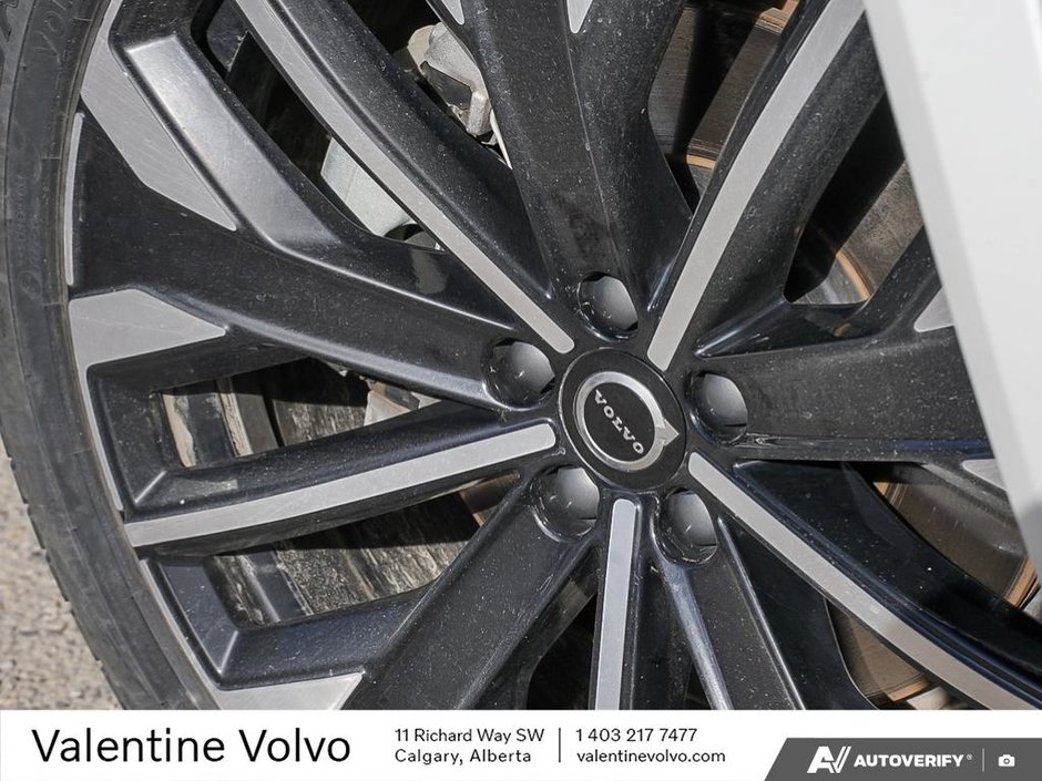 2026 Volvo XC90 Plus Dark Theme-5