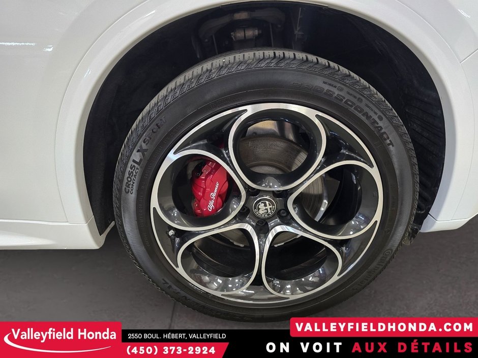 Alfa Romeo Stelvio Veloce AWD IMPECCABLE! 2022-14