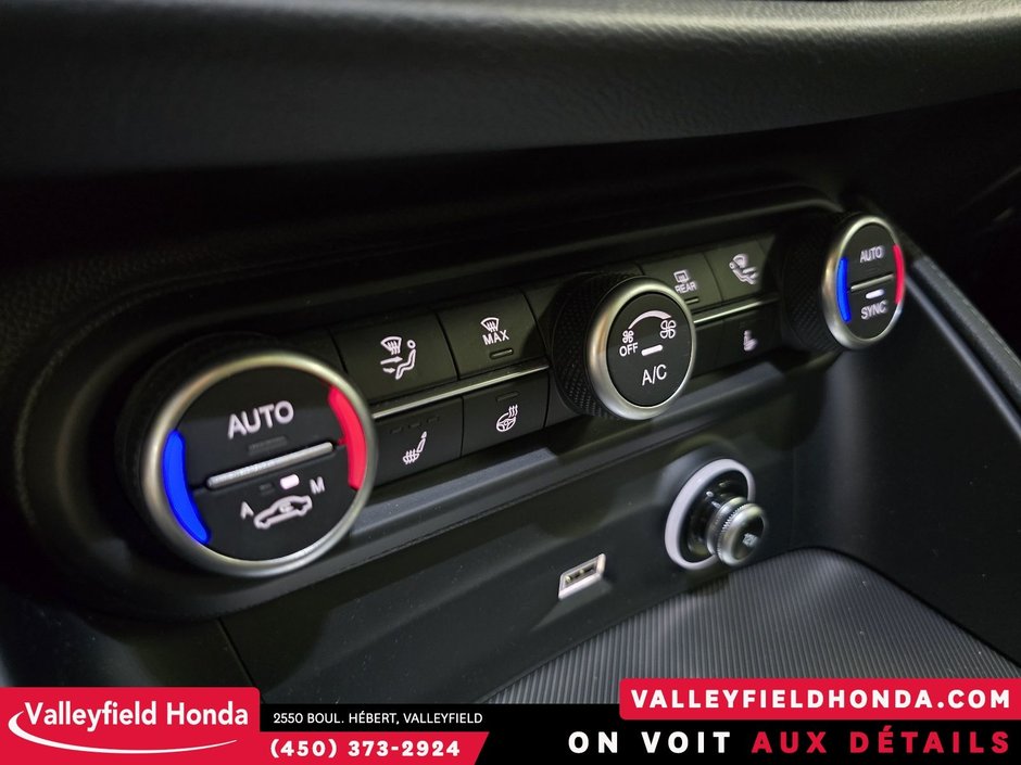 Alfa Romeo Stelvio Veloce AWD IMPECCABLE! 2022-26