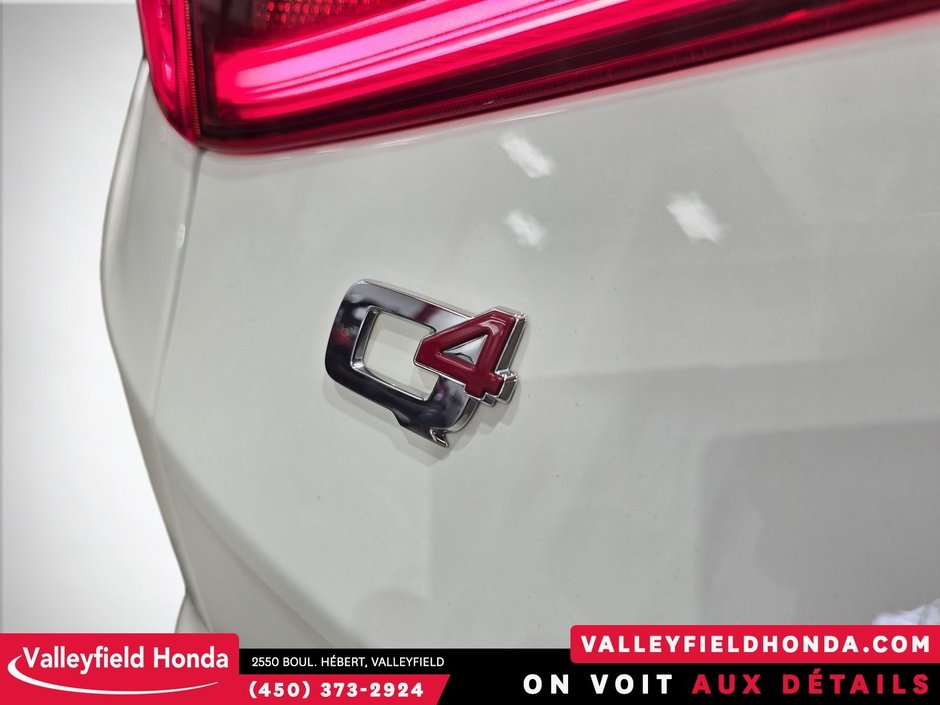 Alfa Romeo Stelvio Veloce AWD IMPECCABLE! 2022-9