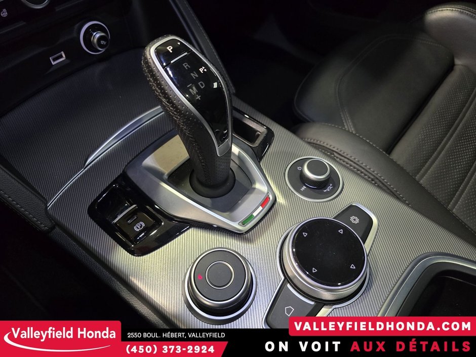 Alfa Romeo Stelvio Veloce AWD IMPECCABLE! 2022-29
