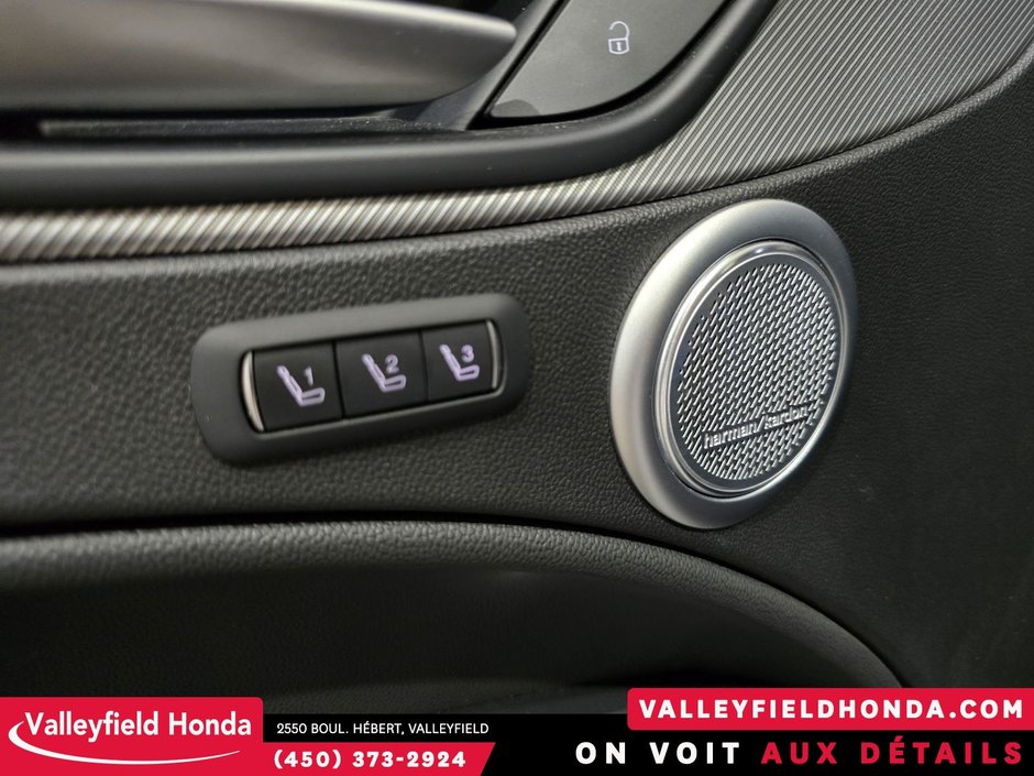 Alfa Romeo Stelvio Veloce AWD IMPECCABLE! 2022-20