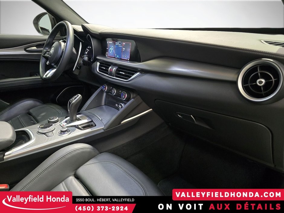 Alfa Romeo Stelvio Veloce AWD IMPECCABLE! 2022-5