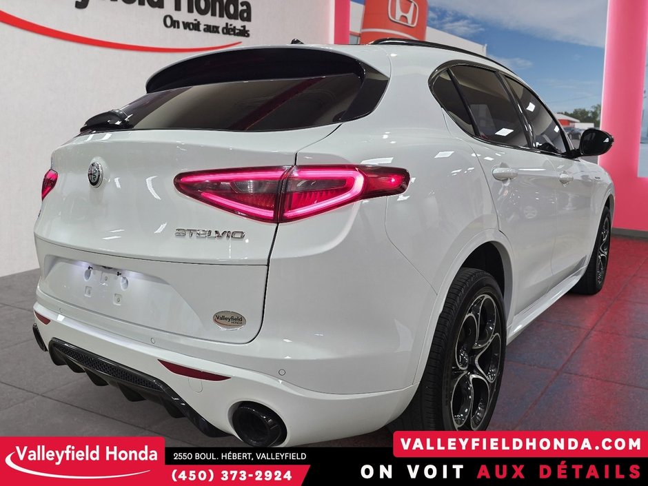 Alfa Romeo Stelvio Veloce AWD IMPECCABLE! 2022-7