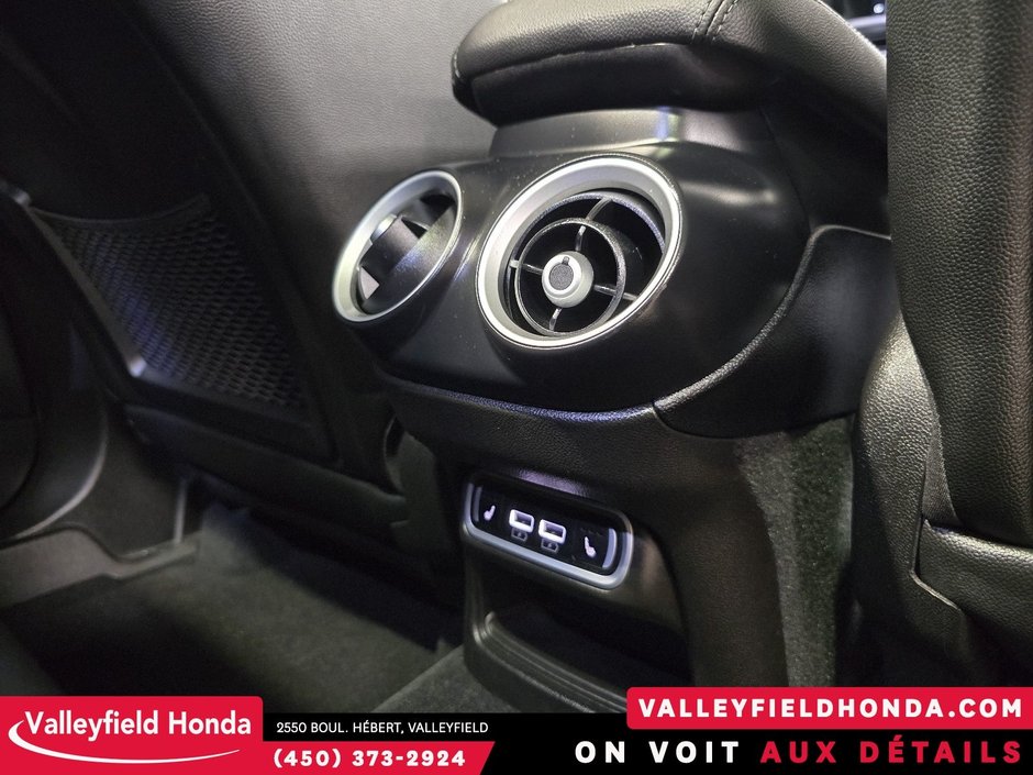 Alfa Romeo Stelvio Veloce AWD 2023-17