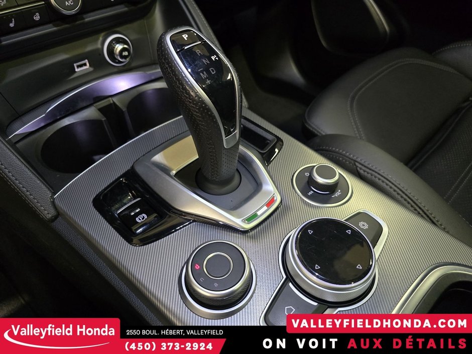 Alfa Romeo Stelvio Veloce AWD 2023-29