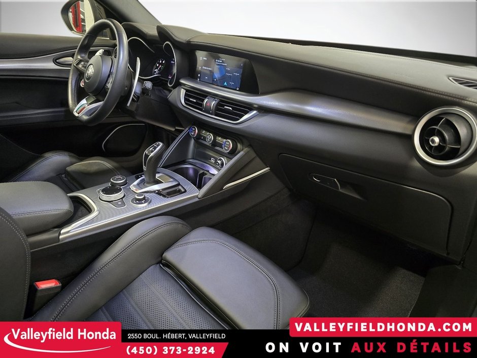 Alfa Romeo Stelvio Veloce AWD 2023-4