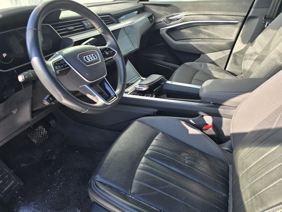 2022 Audi e-tron Sportback Technik 55 Sportback Black Optics Package-2