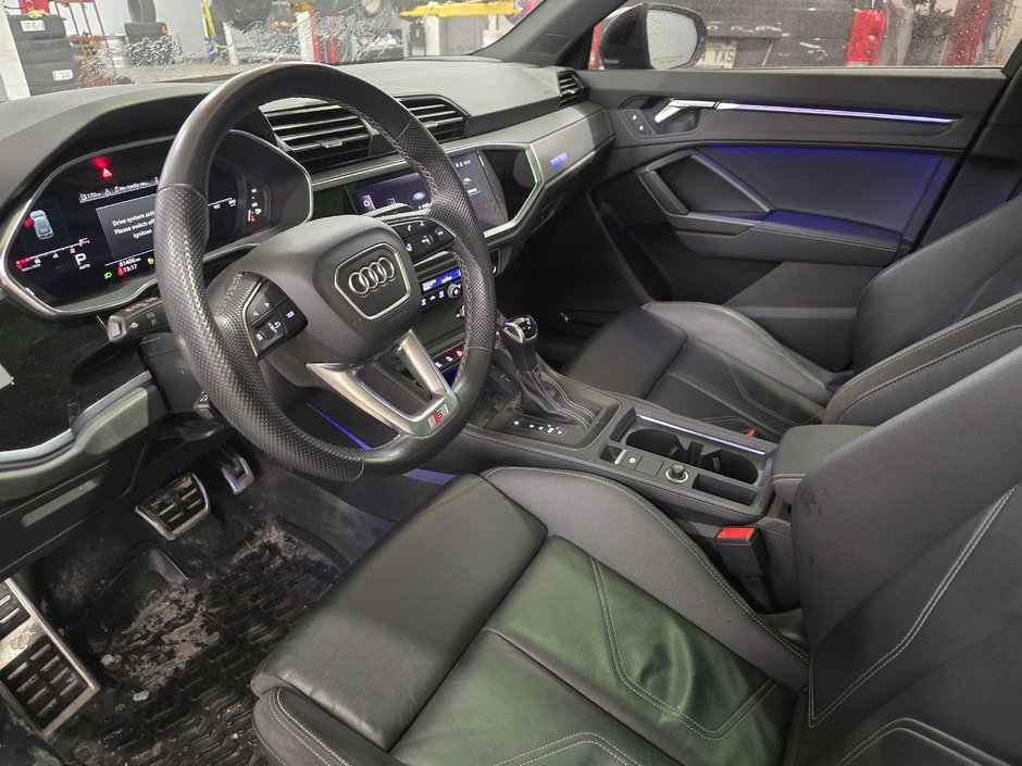 Audi Q3 Technik 228HP S-LINE CUIR TOIT PANO 2023-8